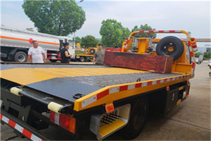 东台附近拖车电话号码服务